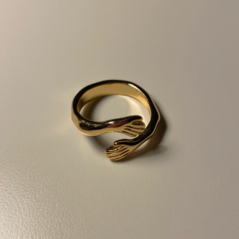 Gold hug ring